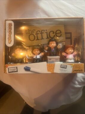 Fisher-Price The Office Figure Set – Yellow, Black, Pink, Brown